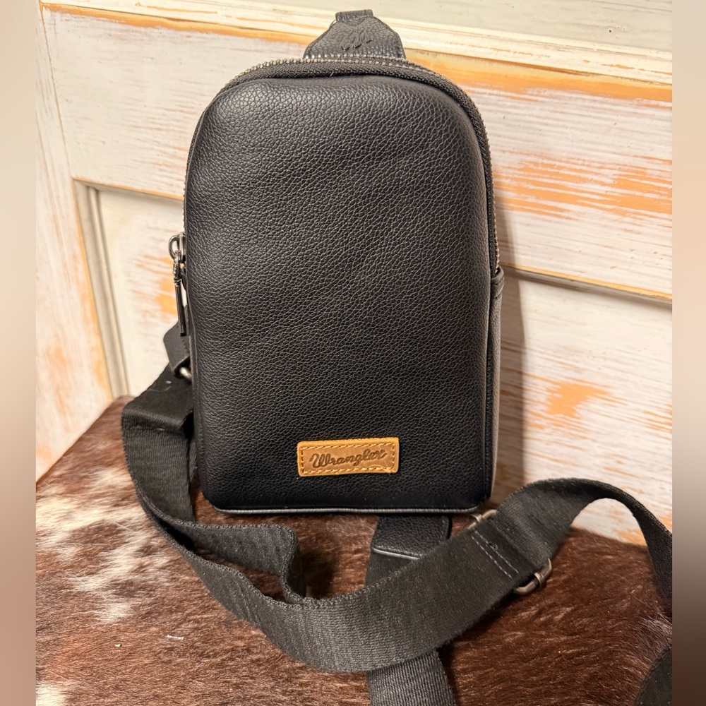 Wrangler Crossbody Bag 🖤